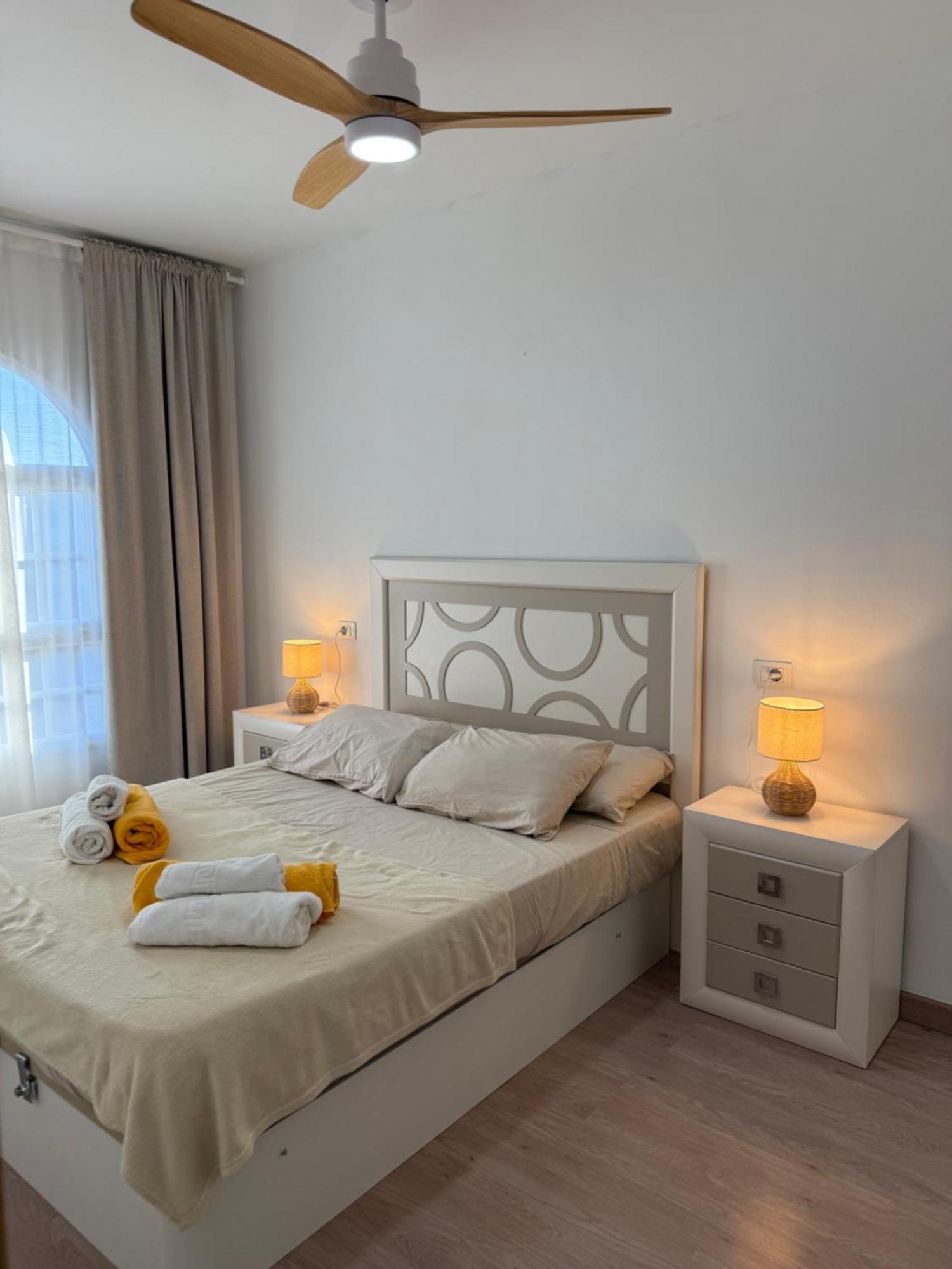 Seaside Paradise - 2 Bedroom Apartment With Ocean Views & Air Conditioning In Playa San Juan Eksteriør billede